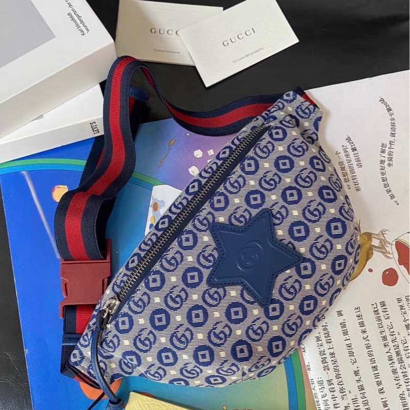 gucci 滿logo星星印花藍色兒童腰包胸包25*14*3cm 全新閒置配件塵袋-1