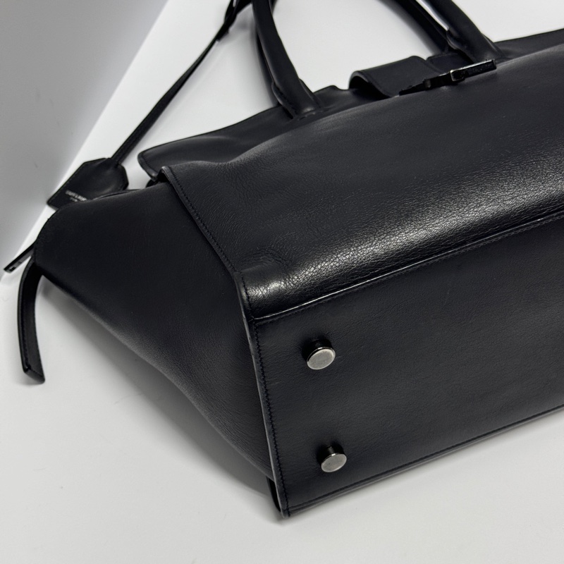 【極稀有🎁小編推薦】 YSL “so black” 全黑牛皮 斜背包 專櫃11.6萬！-9