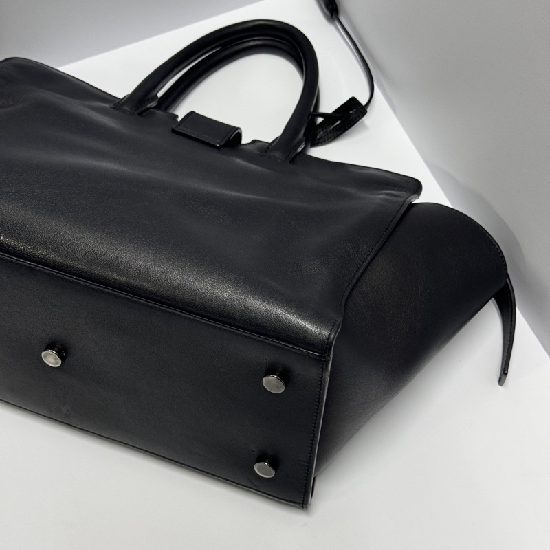 【極稀有🎁小編推薦】 YSL “so black” 全黑牛皮 斜背包 專櫃11.6萬！-10