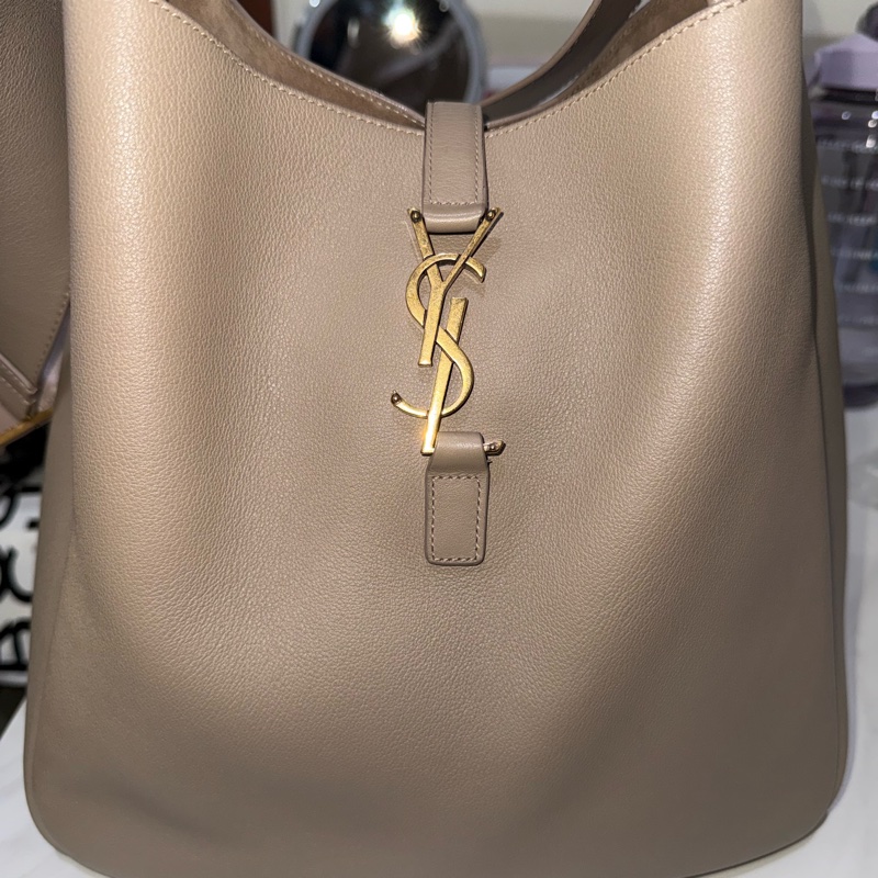 YSL LE 5 À 7 SUPPLE LARGE IN GRAINED LEATHER-9