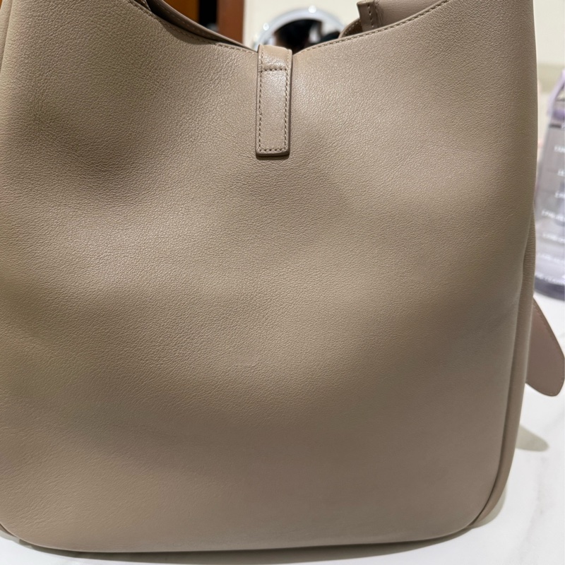 YSL LE 5 À 7 SUPPLE LARGE IN GRAINED LEATHER-10