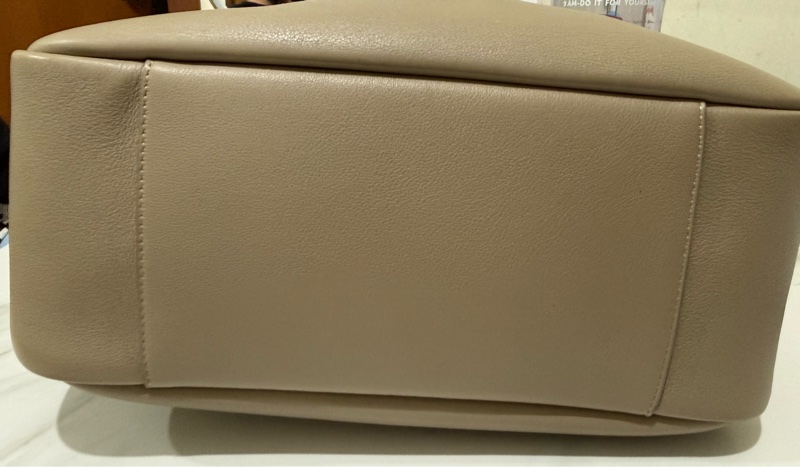 YSL LE 5 À 7 SUPPLE LARGE IN GRAINED LEATHER-11