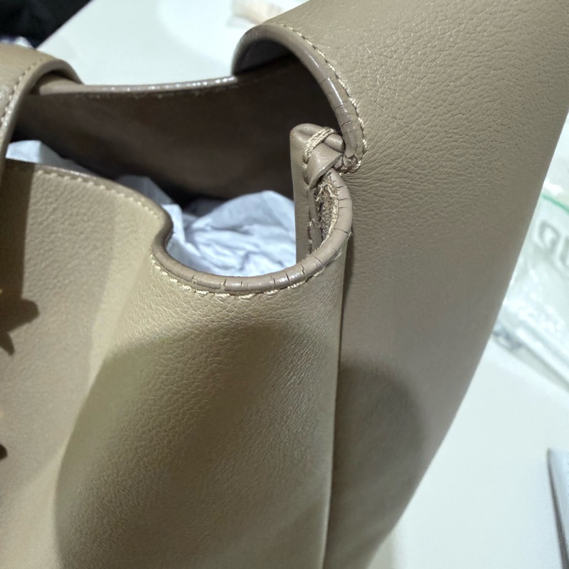 YSL LE 5 À 7 SUPPLE LARGE IN GRAINED LEATHER-19