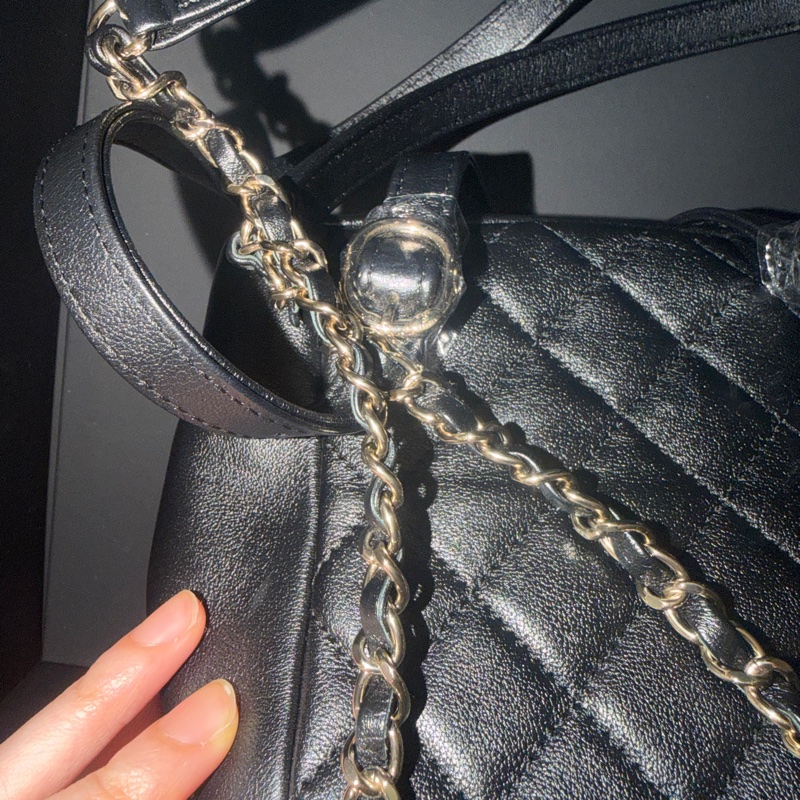 大全配芯片帶膜🈶️購證❤️ #香奈兒 #黑金 牛皮 #青蛙包 #duma #雙肩包-14