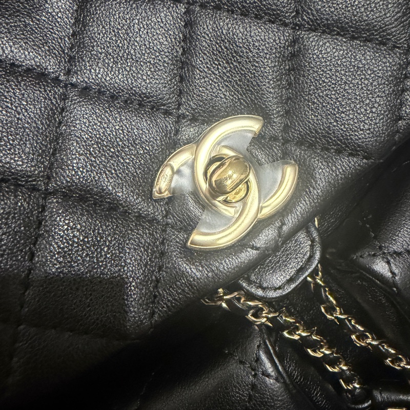 大全配芯片帶膜🈶️購證❤️ #香奈兒 #黑金 牛皮 #青蛙包 #duma #雙肩包-23