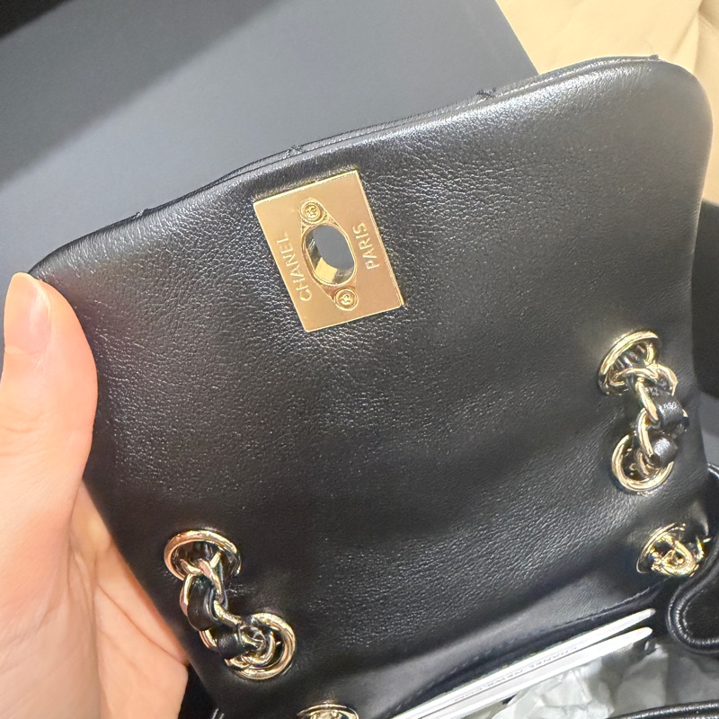 大全配芯片帶膜🈶️購證❤️ #香奈兒 #黑金 牛皮 #青蛙包 #duma #雙肩包-24