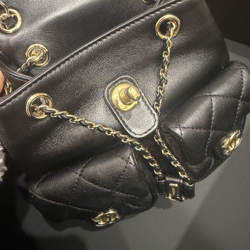 大全配芯片帶膜🈶️購證❤️ #香奈兒 #黑金 牛皮 #青蛙包 #duma #雙肩包-25