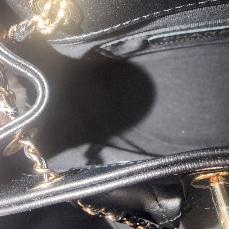 大全配芯片帶膜🈶️購證❤️ #香奈兒 #黑金 牛皮 #青蛙包 #duma #雙肩包-28