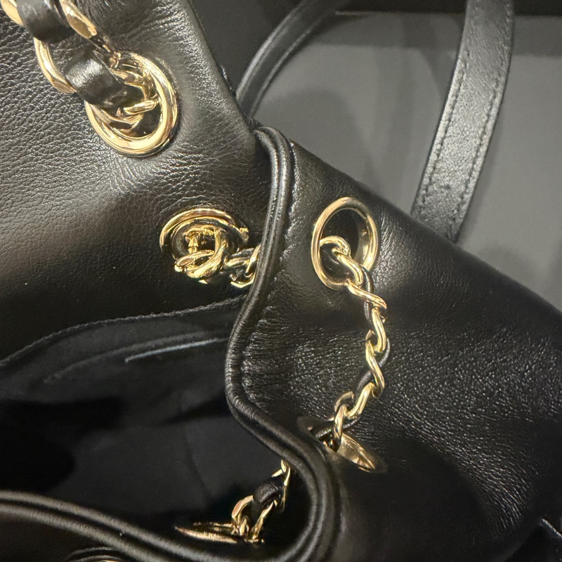 大全配芯片帶膜🈶️購證❤️ #香奈兒 #黑金 牛皮 #青蛙包 #duma #雙肩包-32