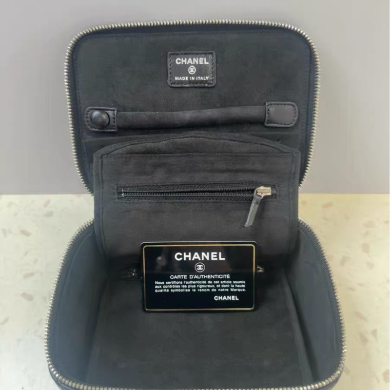 Kylie Jenner同款中古Chanel 手拎化妝包 絕版-4