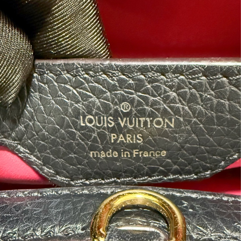 Louis Vuitton Capucines MM-12