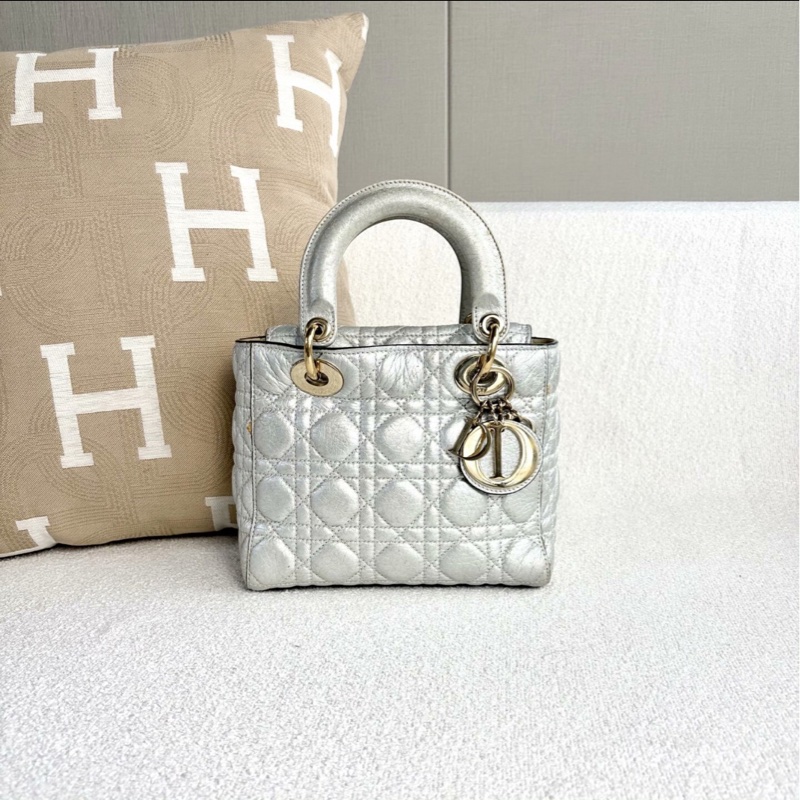 全網最低價 Dior 珠光灰四格含肩帶 保卡塵袋齊全-1