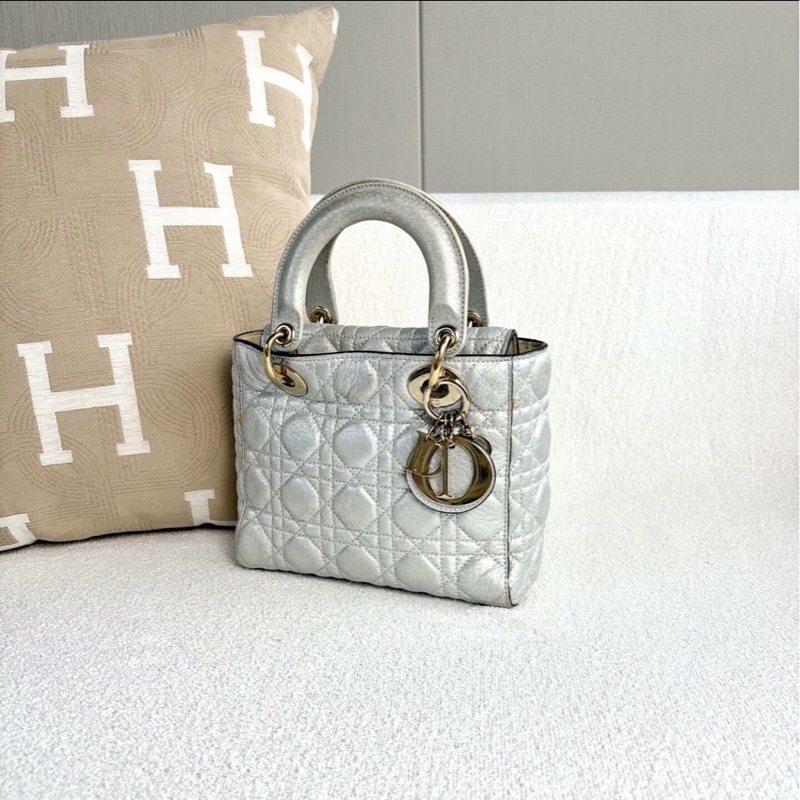 全網最低價 Dior 珠光灰四格含肩帶 保卡塵袋齊全-2