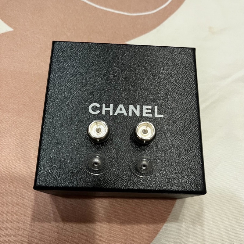 香奈兒復古銀珠耳環-4