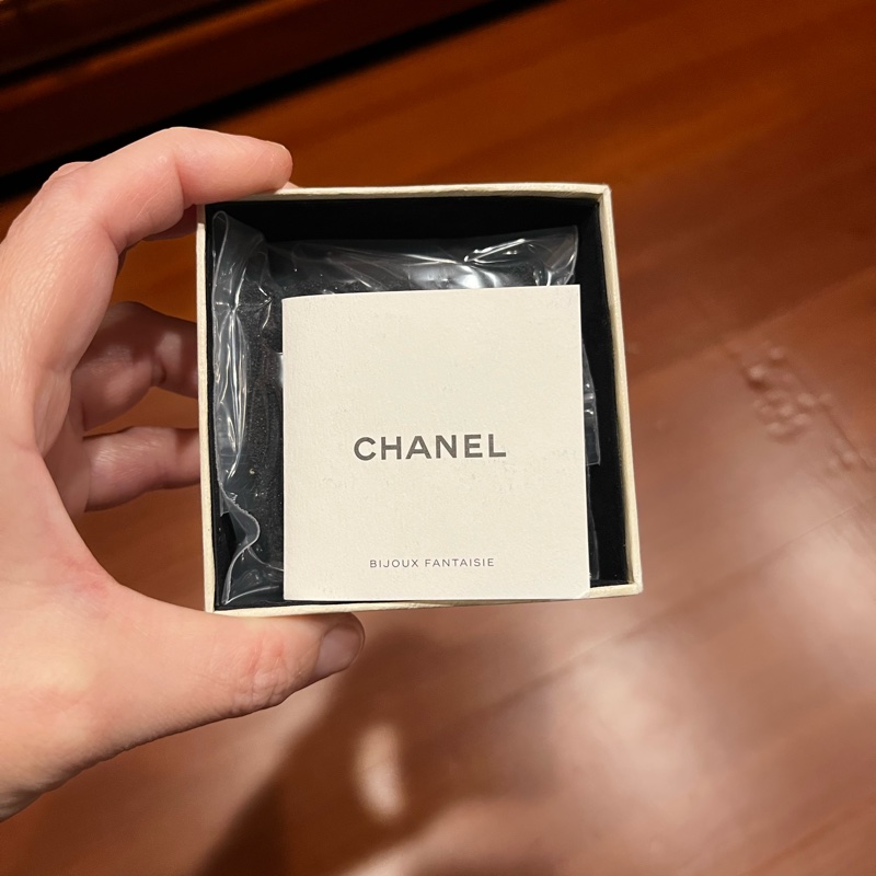 香奈兒復古銀珠耳環-4