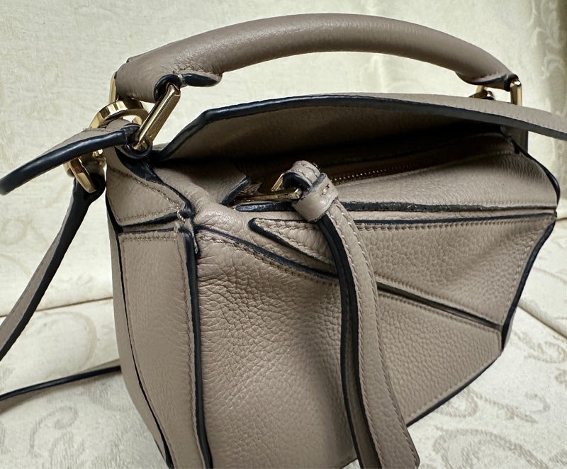 (非常新) Loewe Puzzle Mini 沙色 手提肩背包-0