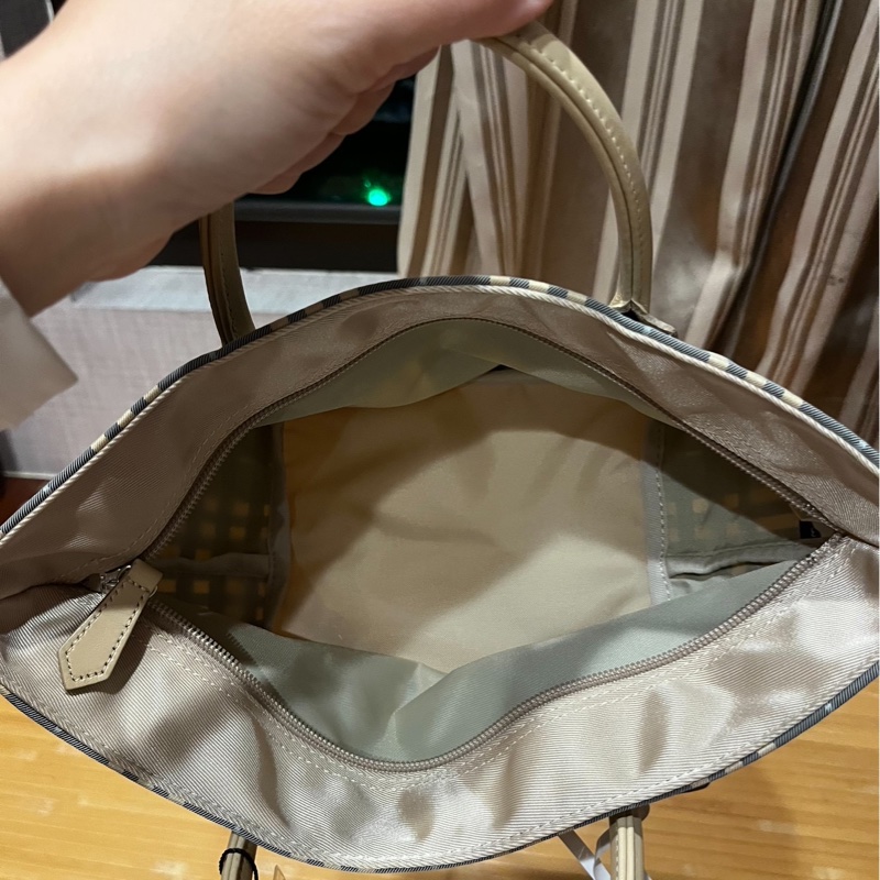 Burberry 藍金萬用包-4