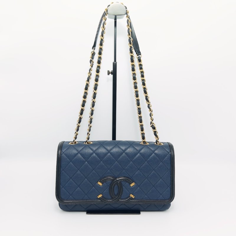 CHANEL 黑藍拼色filigree肩背斜背包 26*15*6 98新配件塵袋-0