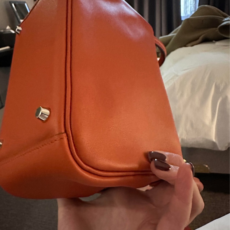 Mini lindy 雙拼色南瓜橘配芝麻色-3