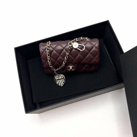 CHANEL 深棕色金扣25A珍珠算盤愛心掛飾零錢包 12*8*3 全新閒置配件盒子塵袋