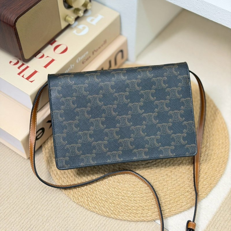 (全配、適合送禮🤍)🏷Celine 瑟琳．Triomphe 老花 woc-1