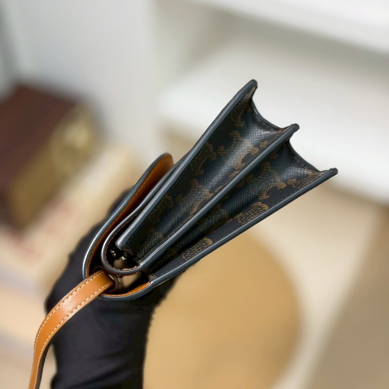 (全配、適合送禮🤍)🏷Celine 瑟琳．Triomphe 老花 woc-2