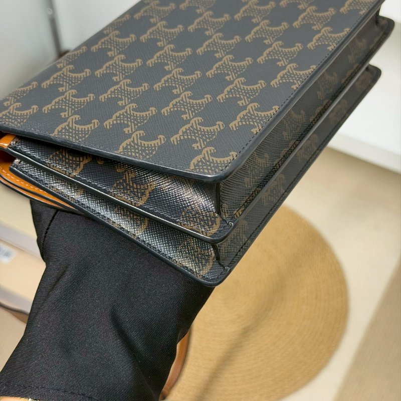 (全配、適合送禮🤍)🏷Celine 瑟琳．Triomphe 老花 woc-6