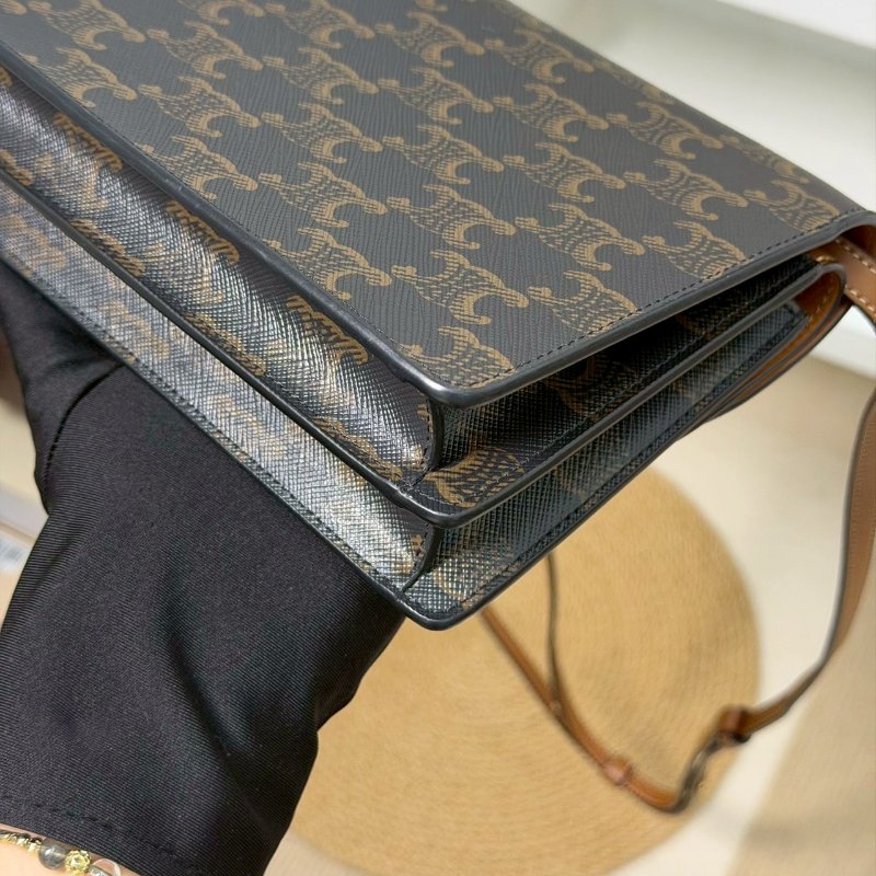 (全配、適合送禮🤍)🏷Celine 瑟琳．Triomphe 老花 woc-7