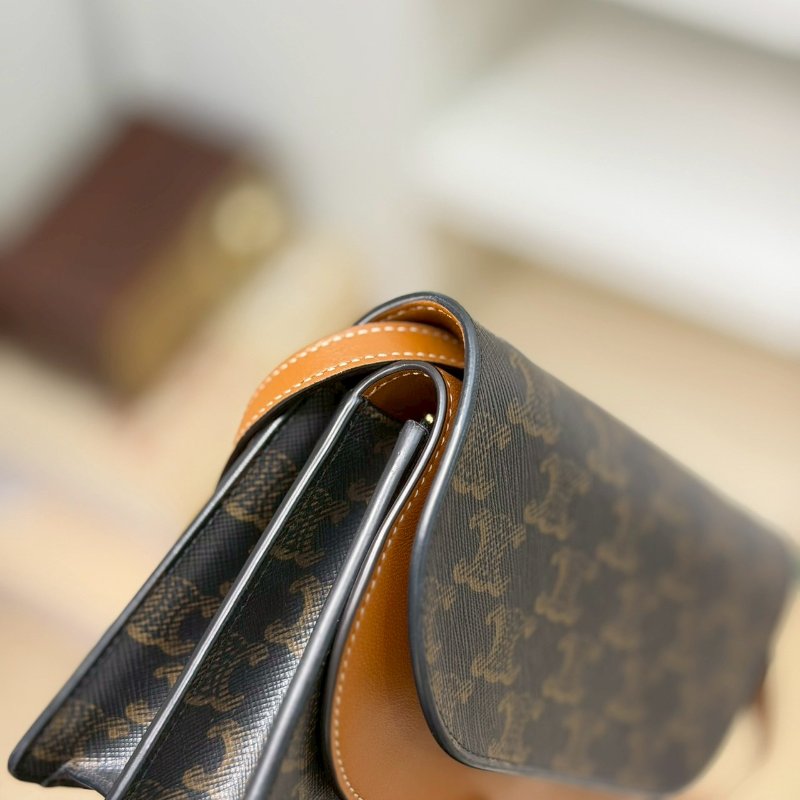 (全配、適合送禮🤍)🏷Celine 瑟琳．Triomphe 老花 woc-8