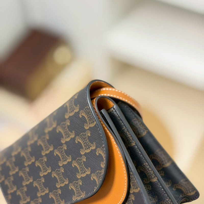 (全配、適合送禮🤍)🏷Celine 瑟琳．Triomphe 老花 woc-9