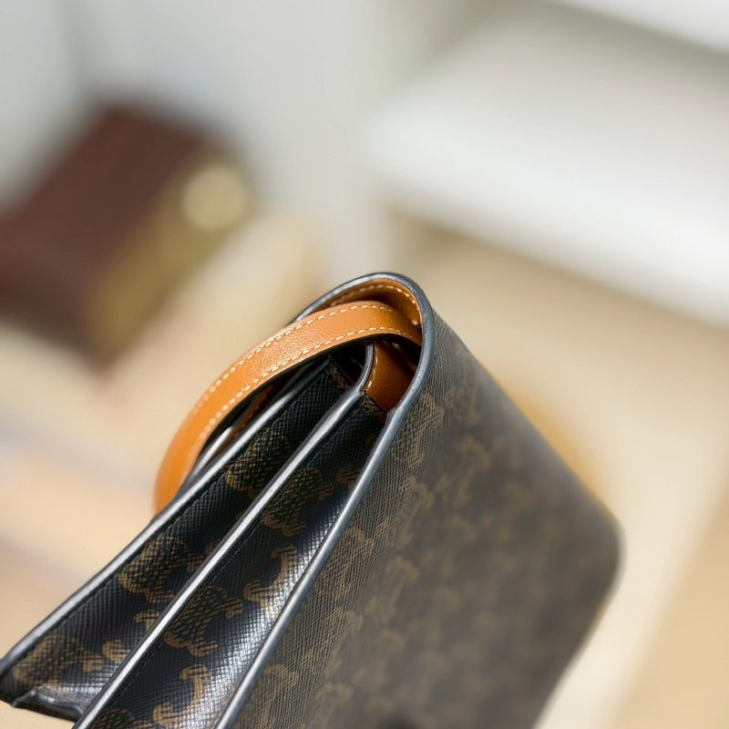 (全配、適合送禮🤍)🏷Celine 瑟琳．Triomphe 老花 woc-10