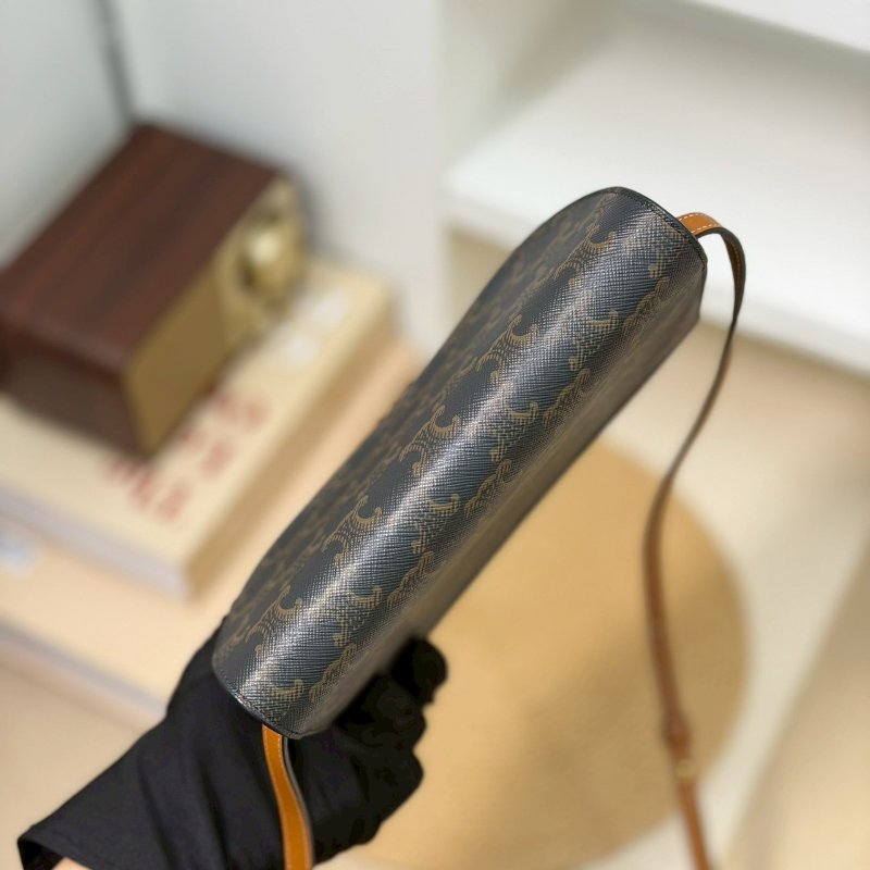 (全配、適合送禮🤍)🏷Celine 瑟琳．Triomphe 老花 woc-13