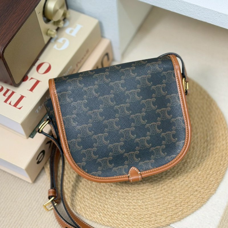 🏷Celine 瑟琳．Triomphe Folco 馬鞍包-1