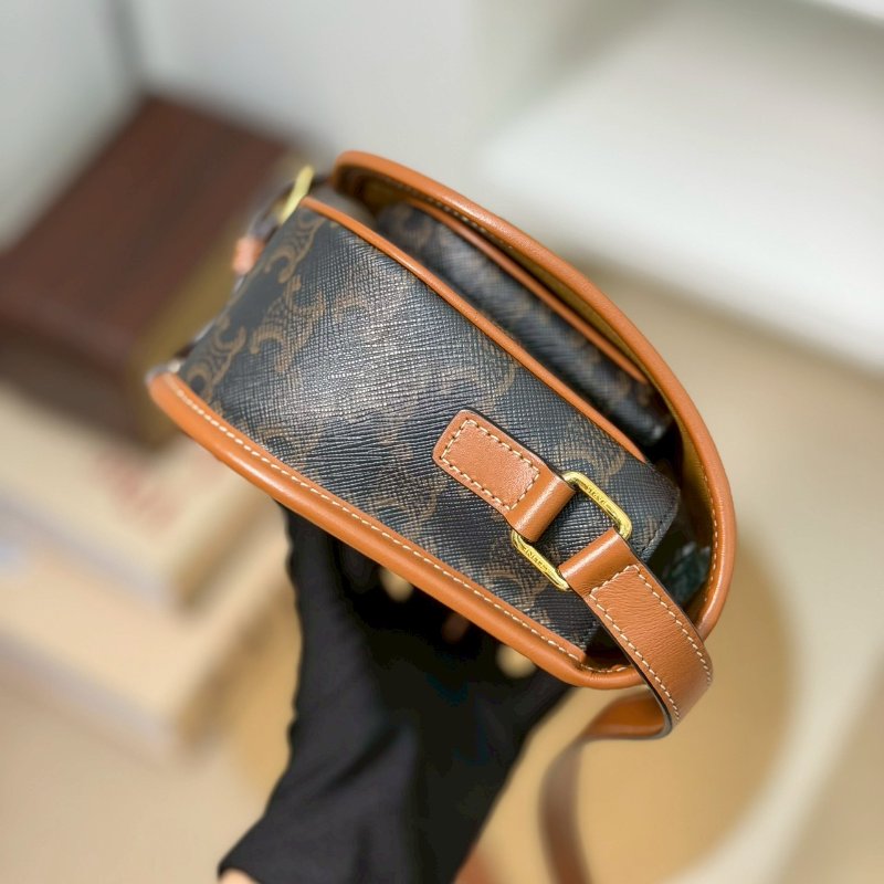 🏷Celine 瑟琳．Triomphe Folco 馬鞍包-3