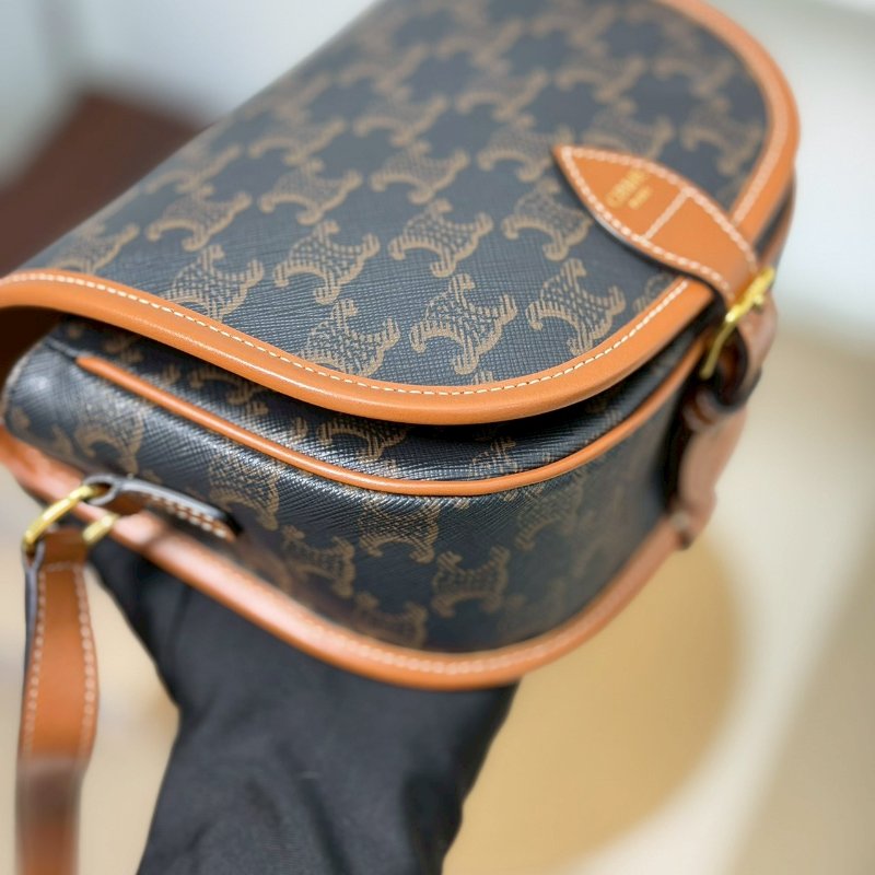 🏷Celine 瑟琳．Triomphe Folco 馬鞍包-4