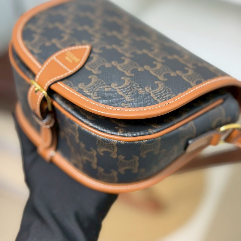 🏷Celine 瑟琳．Triomphe Folco 馬鞍包-5