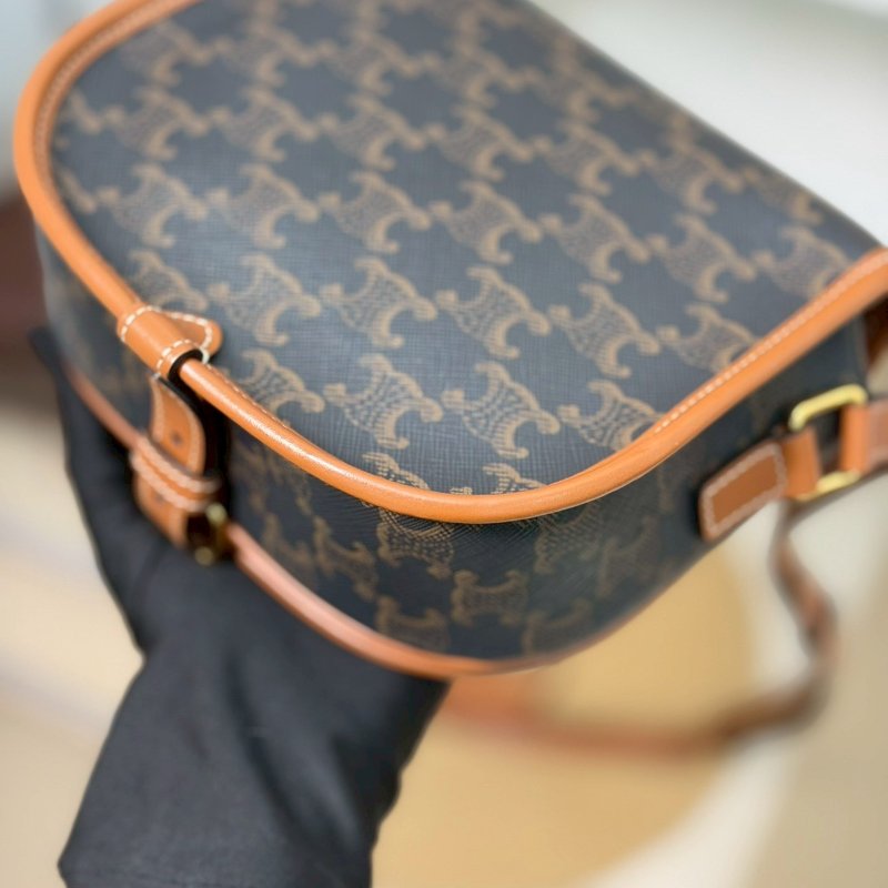 🏷Celine 瑟琳．Triomphe Folco 馬鞍包-7