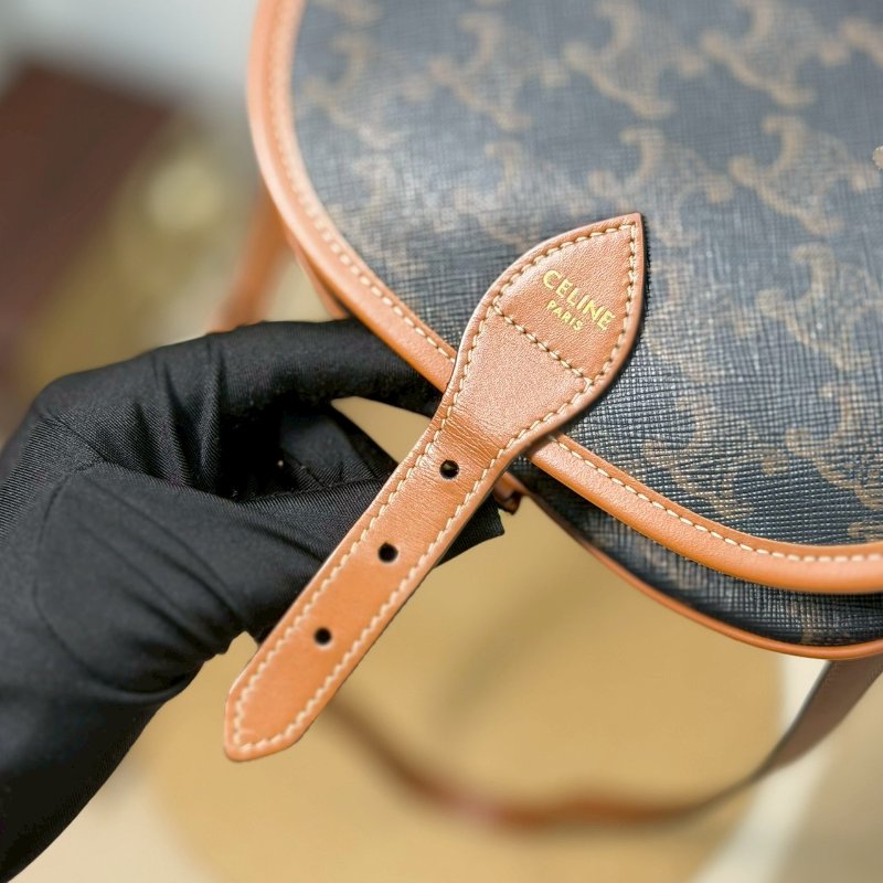 🏷Celine 瑟琳．Triomphe Folco 馬鞍包-14