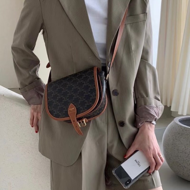 🏷Celine 瑟琳．Triomphe Folco 馬鞍包-22