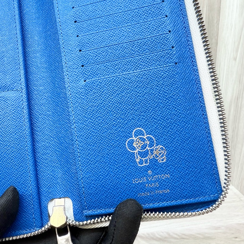 LV原花水彩暈染直式拉鍊長夾m80499-9