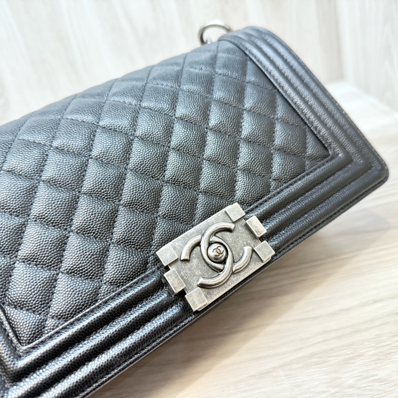 CHANEL黑銀荔枝皮BOY25/A67086-11