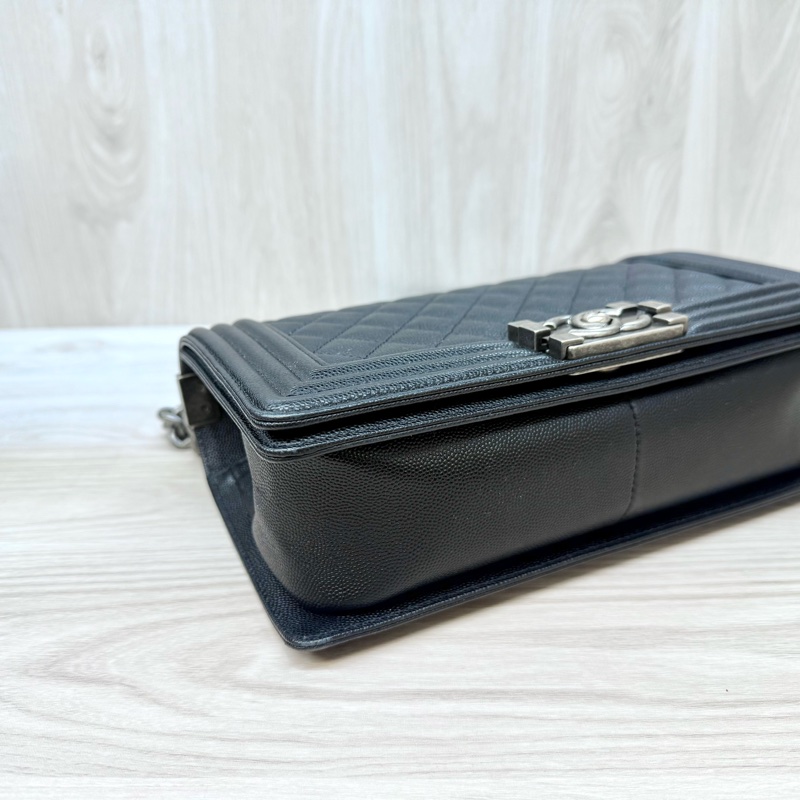 CHANEL黑銀荔枝皮BOY25/A67086-13