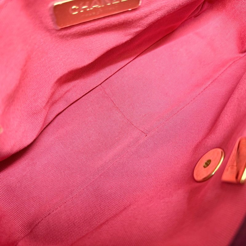 Chanel黑金羊皮油蠟小號19包/AS1160-9