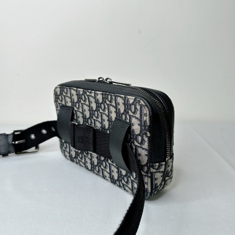 DIOR 刺繡老花胸包-4