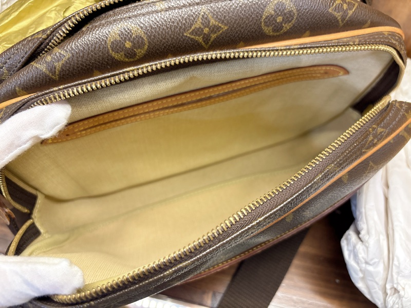 Louis Vuitton Monogram Reporter PM 斜背包-4