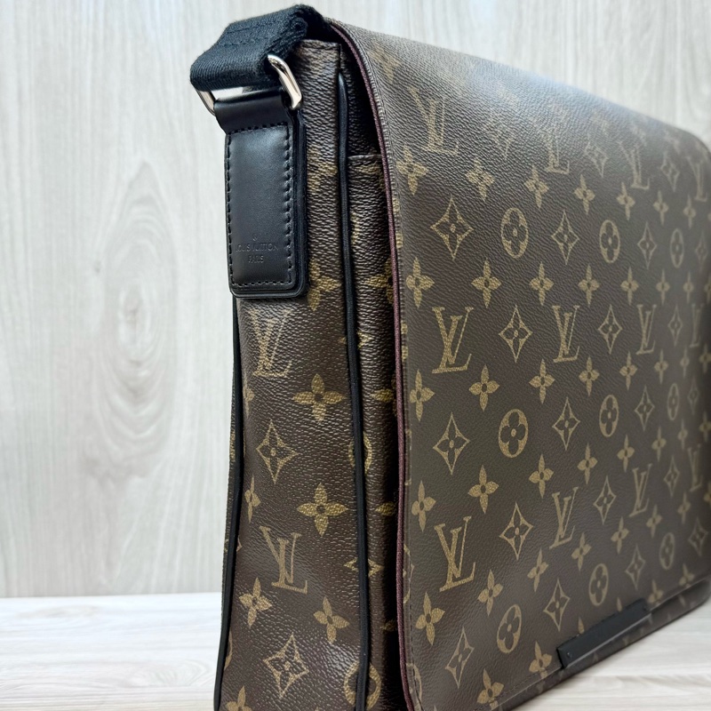 LV老花拚黑皮革 District MM側背包M40934-10