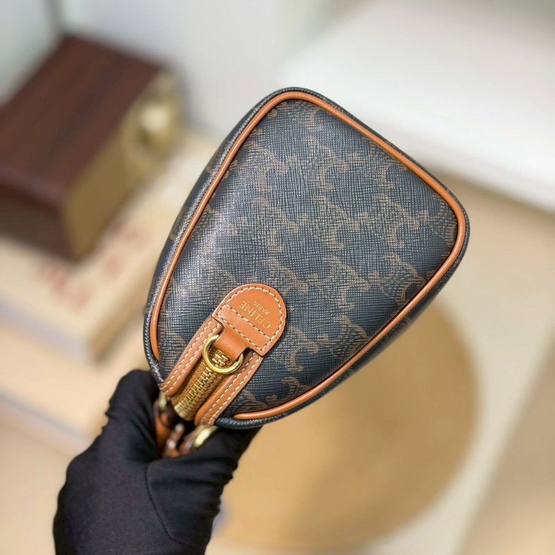 (全新品未使用✨✨)🏷Celine 瑟琳．Boston 老花波士頓 新款D扣-2