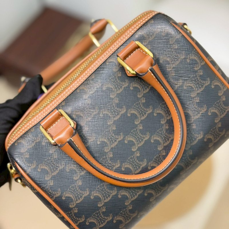 (全新品未使用✨✨)🏷Celine 瑟琳．Boston 老花波士頓 新款D扣-16