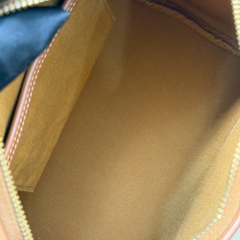 (全新品未使用✨✨)🏷Celine 瑟琳．Boston 老花波士頓 新款D扣-21