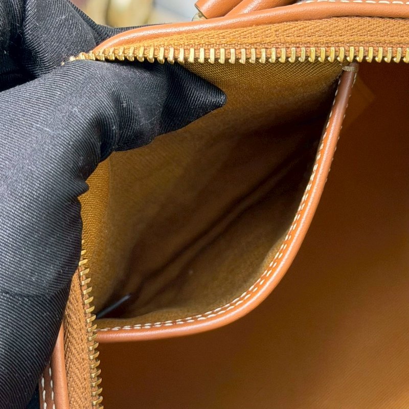 (全新品未使用✨✨)🏷Celine 瑟琳．Boston 老花波士頓 新款D扣-22